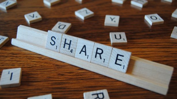 Người luyện thi IELTS cần nắm được từ vựng về Sharing